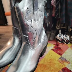 No Boundaries Metallic Silver Heeled Boots